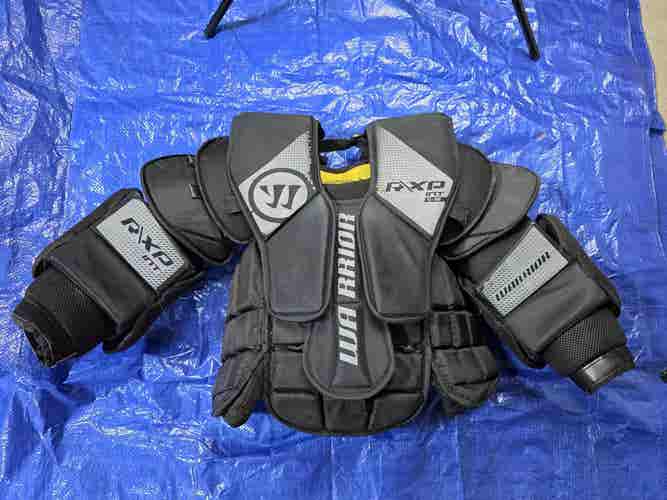 Small / Medium Warrior Ritual XP Goalie Chest Protector (Used)