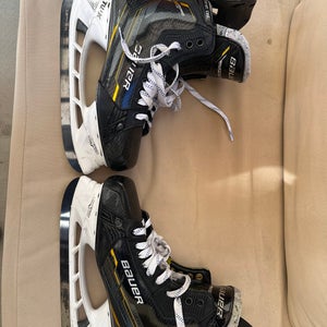 2023 Bauer Supreme M5 Pro Hockey Skates 9 (Used)