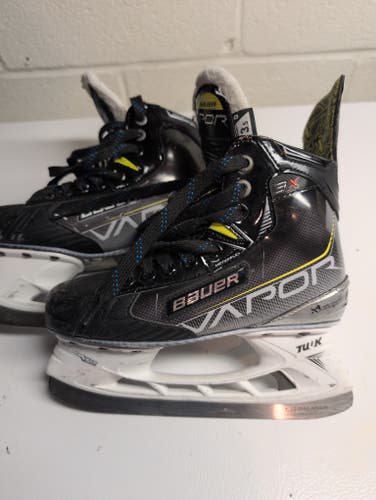 Bauer Vapor 3X Hockey Skates Regular Width Size 3.5 (Used)