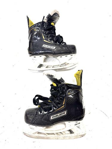 Used Bauer SUPREME S29 Junior Hockey Skate Junior 01 11860-S000297204