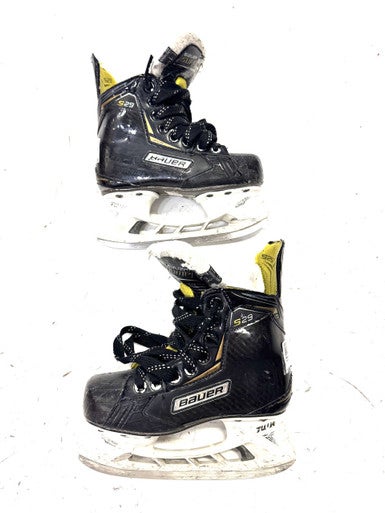 Used Bauer SUPREME S29 Junior Hockey Skate Junior 01 11860-S000297204
