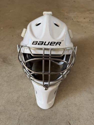 Junior Medium Bauer 930 Goalie Mask (Used)
