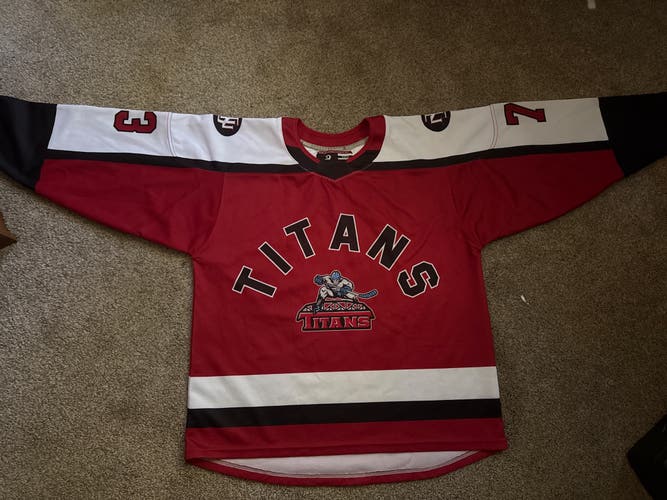 Red Medium Adult Unisex Jersey (Used)