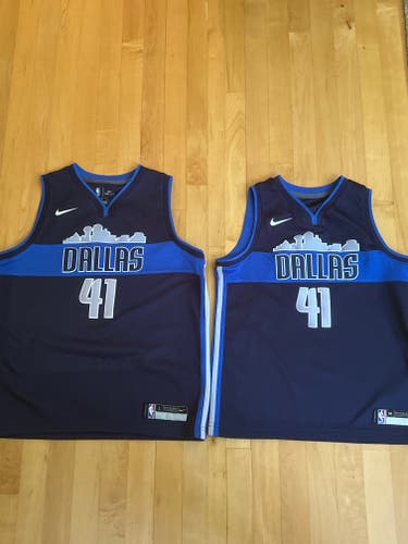 2 Dirk Nowitzki jerseys