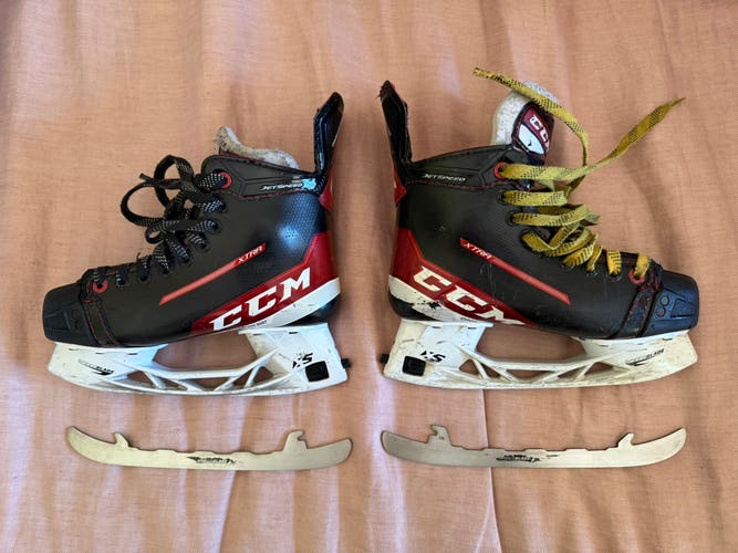 CCM Jetspeed Xtra Regular Width Size 3 (Used)
