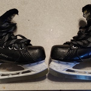 Bauer Supreme Matrix Hockey Skates Regular Width 13.5 (Used)
