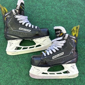 Junior Bauer Ignite Pro Hockey Skates (Regular) Size 2 (Used)