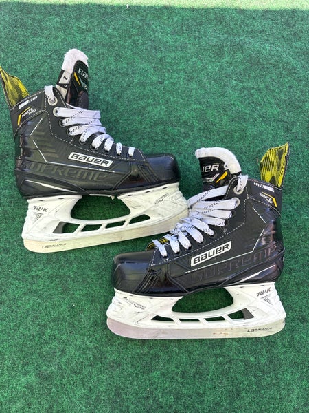 Junior Bauer Ignite Pro Hockey Skates (Regular) Size 2 (Used)