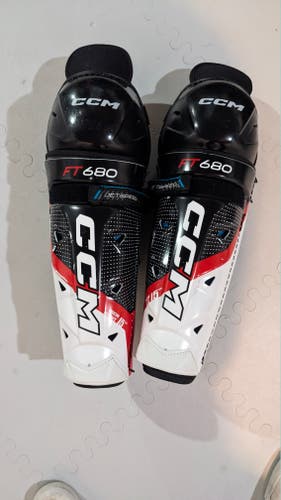 Senior CCM Jetspeed FT680 15" Shin Pads (Used)