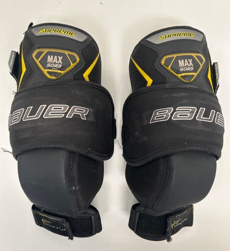 Medium Bauer Goalie Knee Pads (Used)