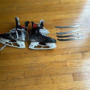 2023 Bauer Hockey Skates Size 3 (Used)