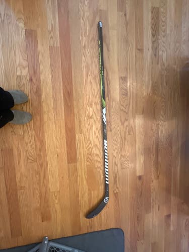 Senior Warrior Alpha lX2 Team Left Hand Hockey Stick P28 (New)
