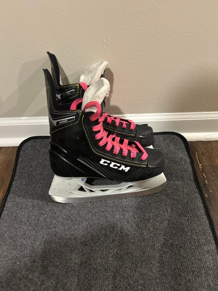 CCM Tacks 9350 Hockey Skates Size 2 (Used)