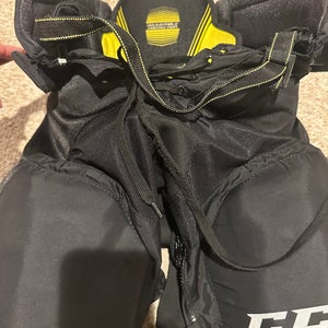 Youth Medium CCM Tacks 7092 Hockey Pants (Used)