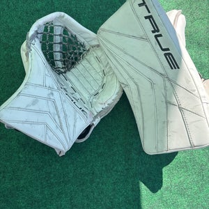 White Senior True Catalyst 7x3 Goalie Glove
 & Blocker Set Regular (Used)