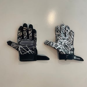 Black Youth Large Cutters Game Day Gloves (Used)