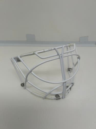 Senior Bauer NME 8 cats eye Goalie cage (Used)