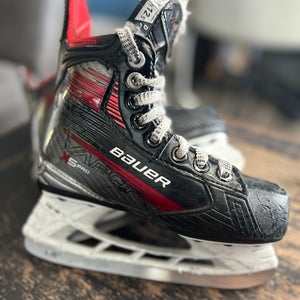Bauer Vapor X5 Pro Hockey Skates Regular Width 12.5 (Used)