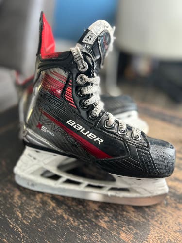 Bauer Vapor X5 Pro Hockey Skates Regular Width 12.5 (Used)