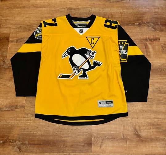 Reebok Sidney Crosby Pittsburgh Penguins NHL 2017 Stadium Series Jersey (XL)
