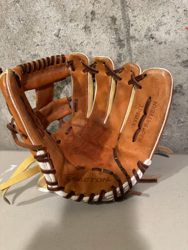 Easton X series RH Infield Youth Baseball Glove 11.5" (Used)