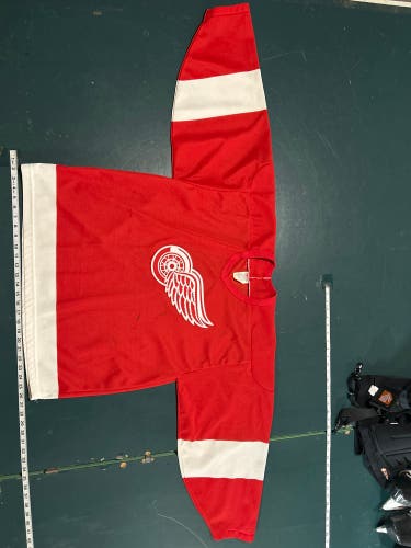Red Large Men's CCM Jersey (Used)