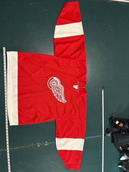 Red Large Men's CCM Jersey (Used)