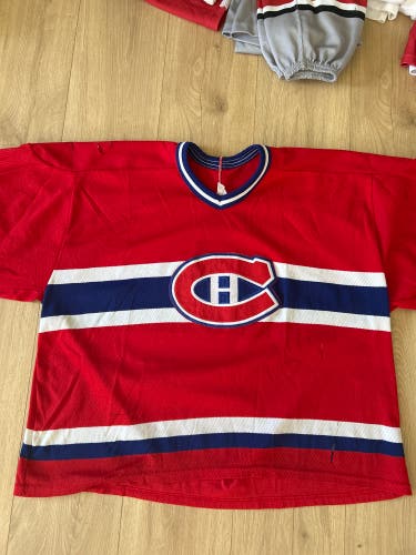 Montreal Canadians Red Medium Men's CCM Jersey (Used)