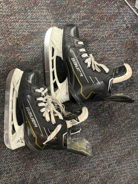 Bauer Supreme M40 Hockey Skates Size 4.5 (Used)