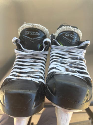 CCM RibCor 76K Hockey Skates Regular Width Size 5.5 (Used)