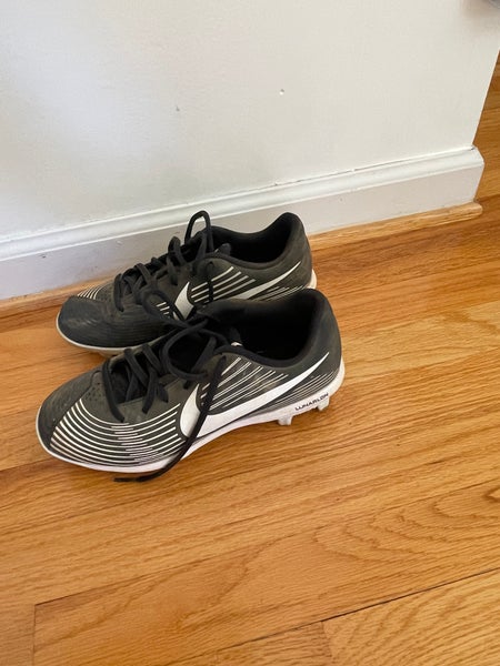 Black Women's Size M 5.5 (W 6.5) Nike Low Top (Used)
