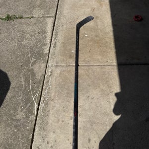 Senior CCM Vizion Right Handed Hockey Stick P28M (Used)