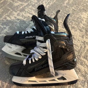 2022 Bauer Supreme Mach Hockey Skates 9.5 (Used)