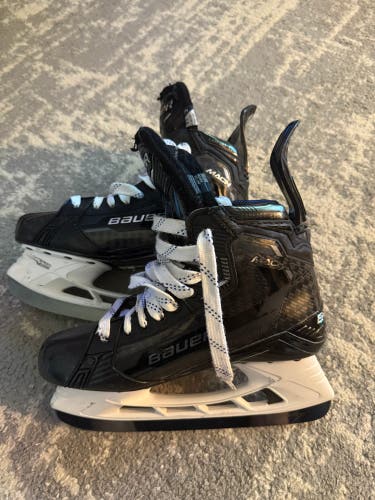 2022 Bauer Supreme Mach Hockey Skates 9.5 (Used)