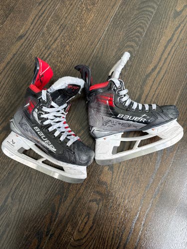 2024 Bauer Vapor X5 Pro Hockey Skates Regular Width Size 2 (Used)