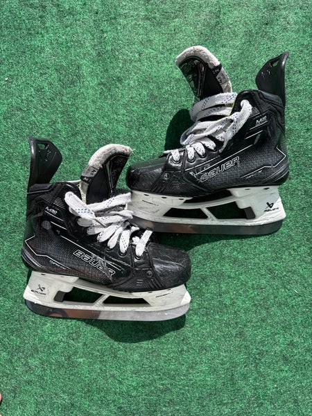 Intermediate Bauer Supreme M50 Pro Hockey Skates (Fit 2) Size 4.5 (Used)