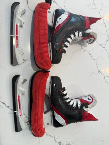 CCM JetSpeed Hockey Skates 10 (Used)