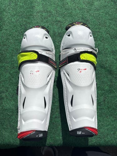 Junior Bauer Vapor 2x Shin Pads 12" (Used)