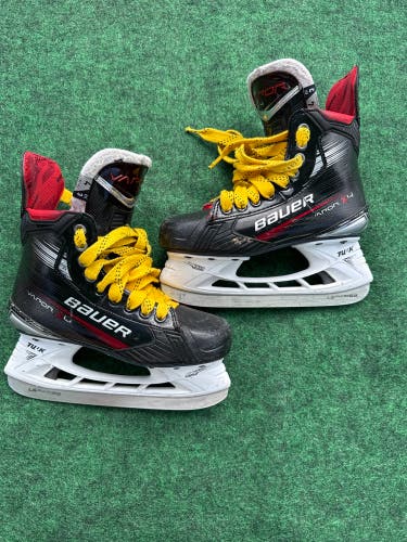 Intermediate Bauer Vapor X4 Hockey Skates (Fit 3) Size 4 (Used)
