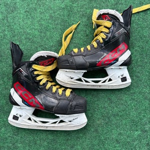 Junior CCM JetSpeed FT670 Hockey Skates (Regular) Size 2.5 (Used)