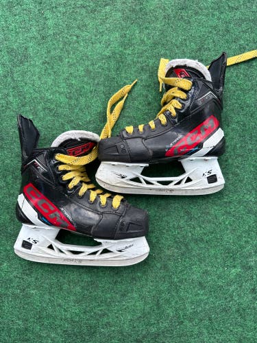 Junior CCM JetSpeed FT670 Hockey Skates (Regular) Size 2.5 (Used)