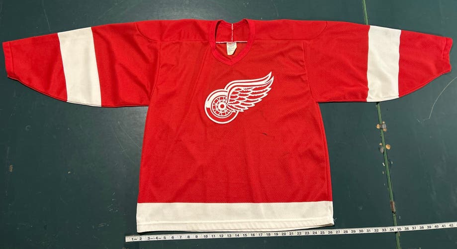 Red Large Men's CCM Jersey (Used)