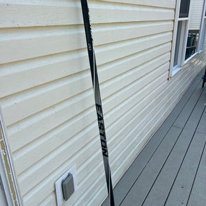 Senior Easton Synergy 20 Left Hand Hockey Stick Mid Pattern (Used)