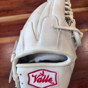 Valle Eagle PRO Outfield Training Baseball Glove 10.5" (Used)