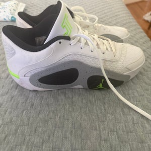 Men's Size M 11.0 (W 12.0) Jordan Shoes (Used)