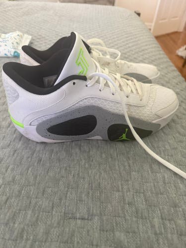 Men's Size M 11.0 (W 12.0) Jordan Shoes (Used)