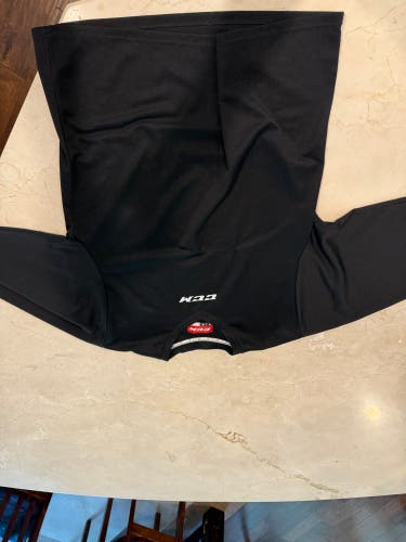 Black Medium Adult Unisex CCM 5000 Jersey (Used)
