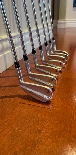 Men's 2025 TaylorMade P790 Right Handed Iron Set 4-pw Stiff Flex  (New)
