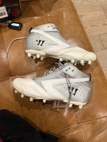 Warrior burn speed cleats size 8.5