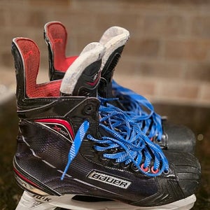 Bauer Vapor X900 Hockey Skates Regular Width 11 (Used)
